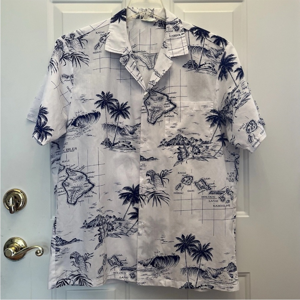 Vintage Y2K Jade Fashions Hawaiian Short Sleeve Shirt Map Print